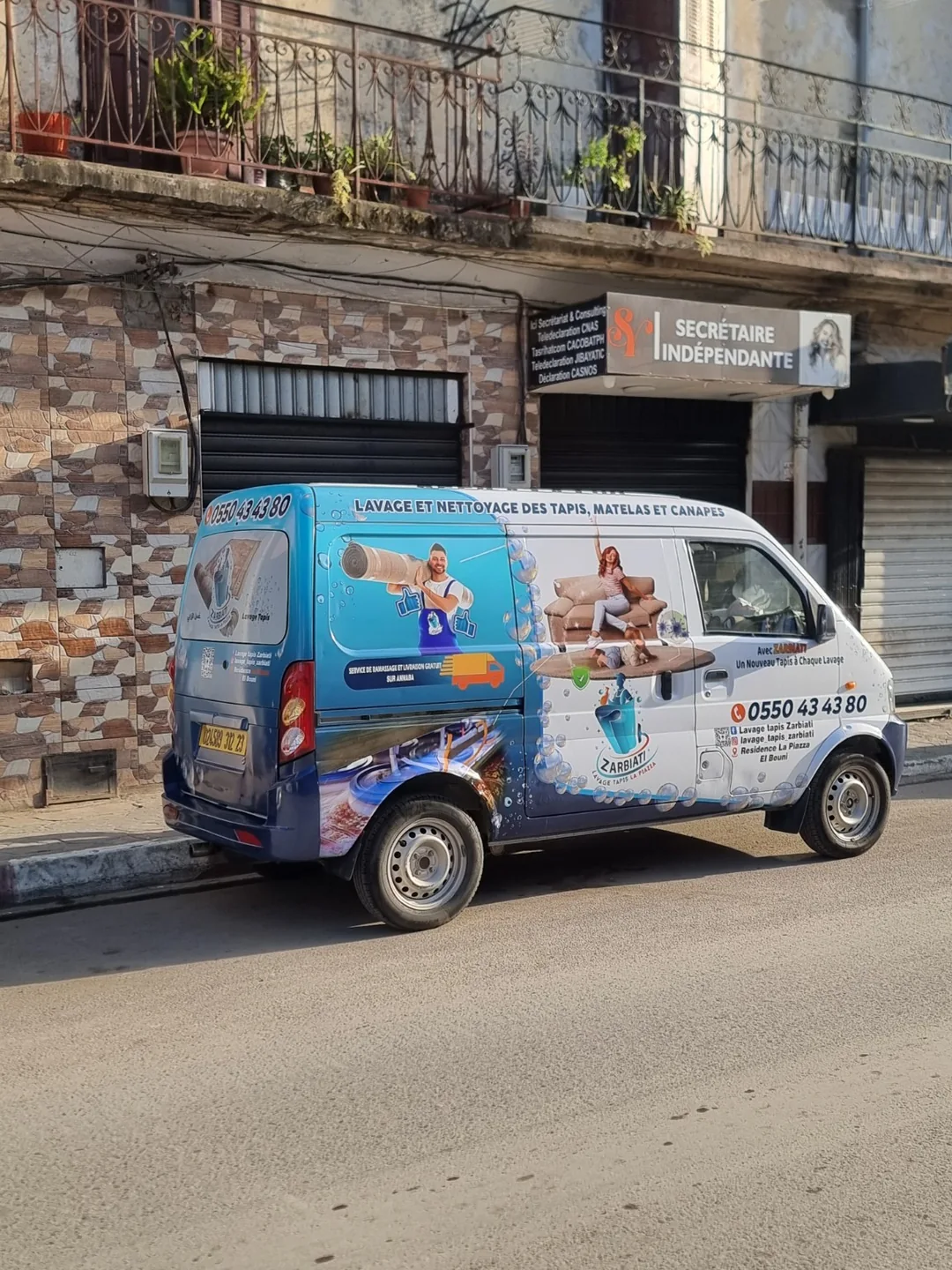 Véhicule utilitaire ZARBIATI personnalisé pour le ramassage et la livraison de tapis à Annaba